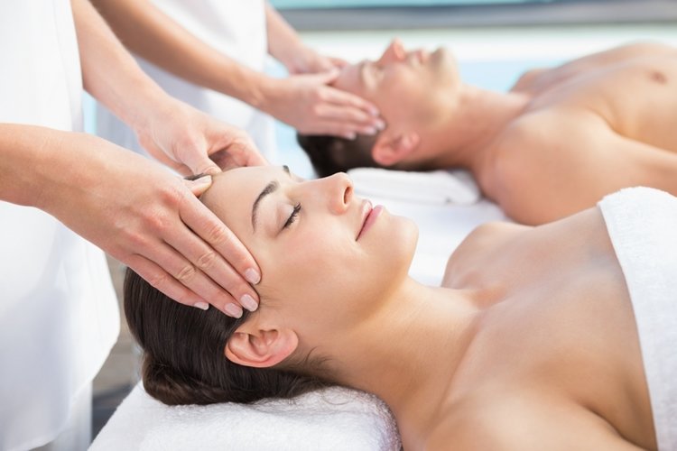 Incredible advantages of a couple massage session – How relaxing it can be